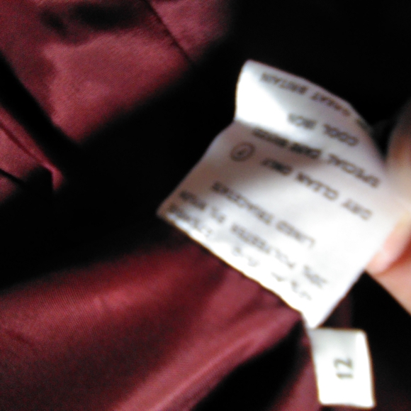 Two piece skirt suit - Picture 9 of 12